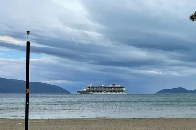 Seaside Hotel Vlorë — Albanian Riviera